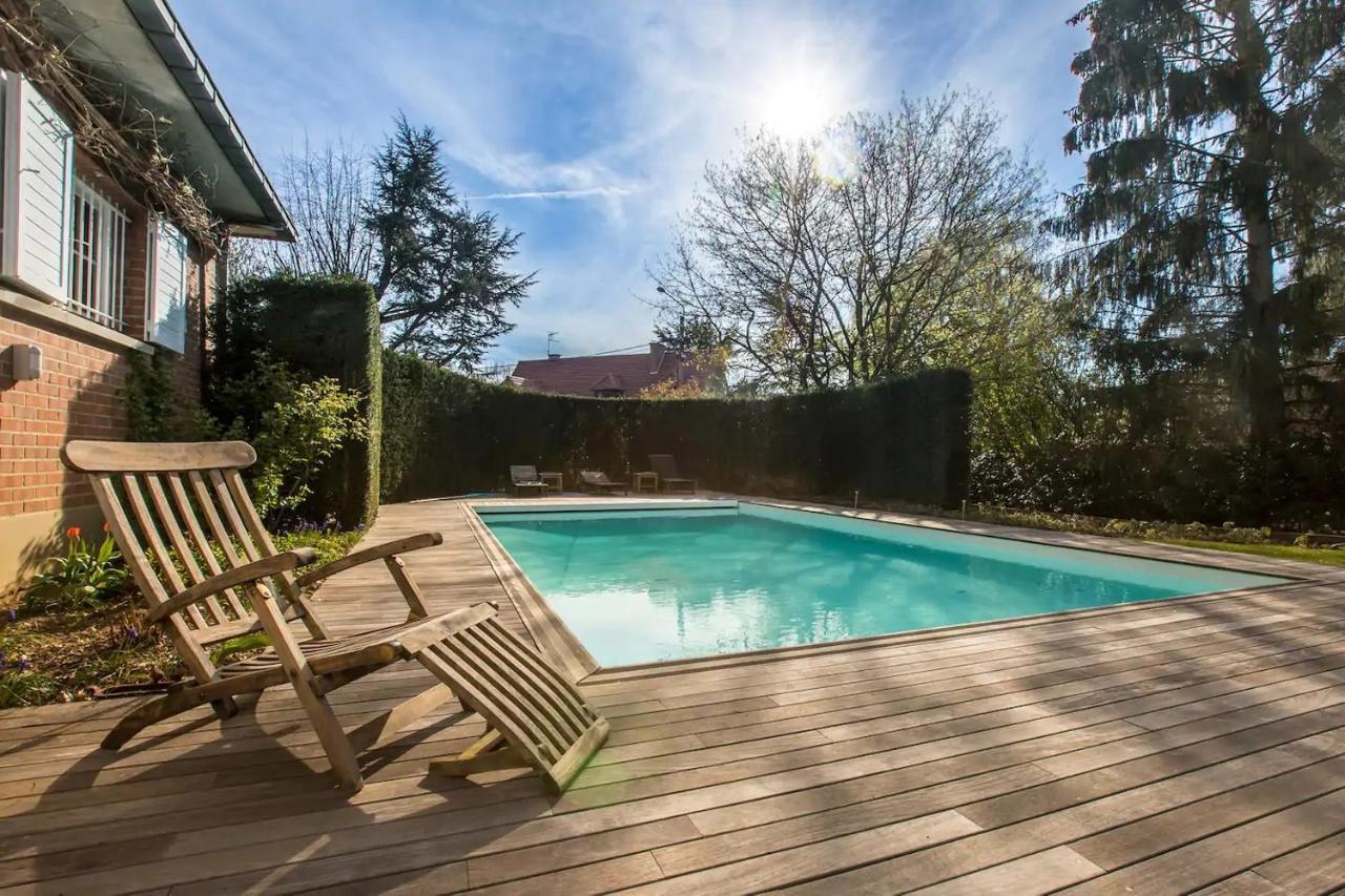 Les Glycines Bed & Breakfast Croix Exterior photo