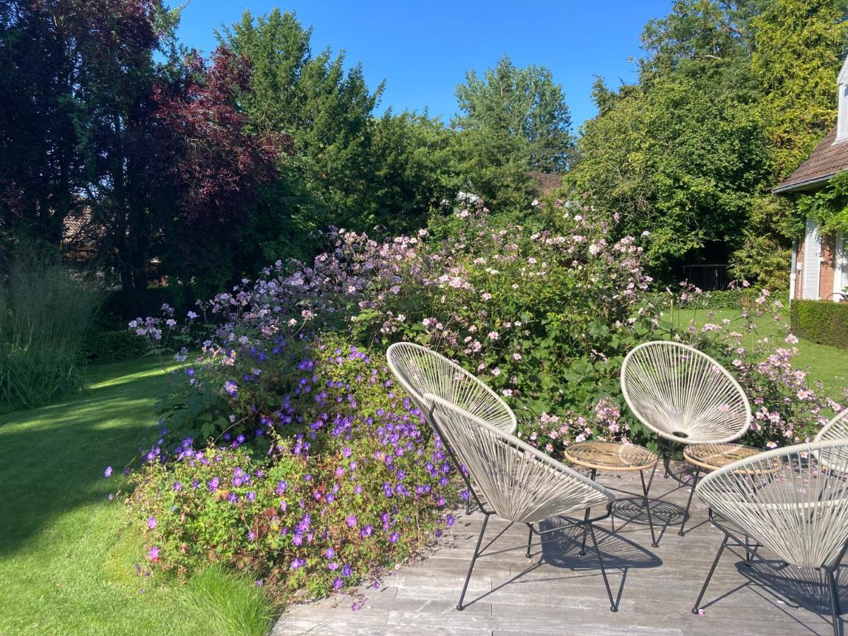 Les Glycines Bed & Breakfast Croix Exterior photo
